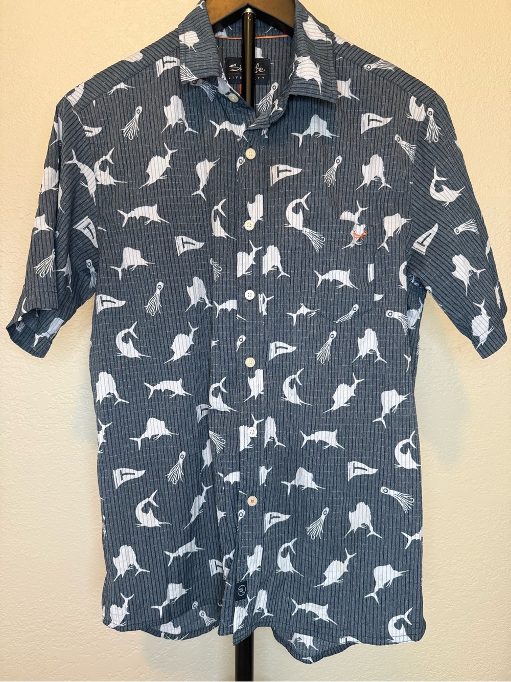 Salt Life Navy Blue Short-Sleeve Button-Up with White Fish Motif